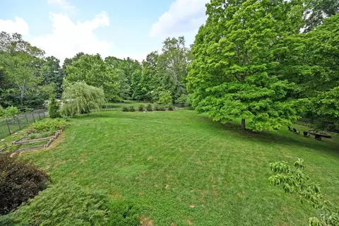Exterior - 2834 Deerhaven Dr, Cincinnati, OH 45244 photo 9 of 19