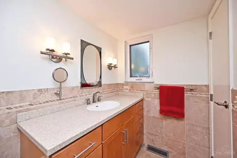 Bath - 2834 Deerhaven Dr, Cincinnati, OH 45244 photo 4 of 6