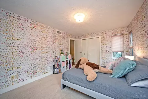 Bedroom - 2834 Deerhaven Dr, Cincinnati, OH 45244 photo 4 of 8