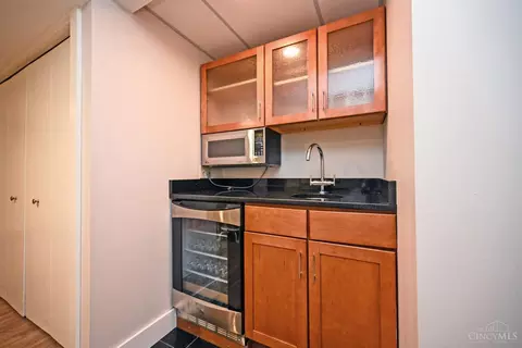 Kitchen - 2834 Deerhaven Dr, Cincinnati, OH 45244 photo 7 of 7