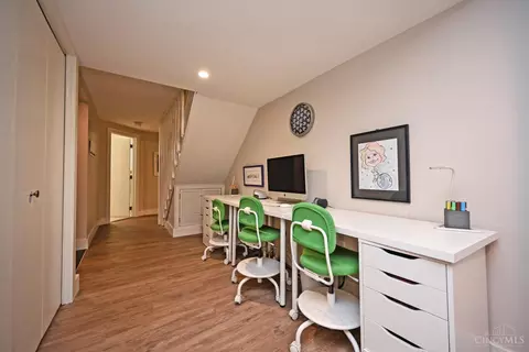 Entry Way - 2834 Deerhaven Dr, Cincinnati, OH 45244 photo 6 of 6