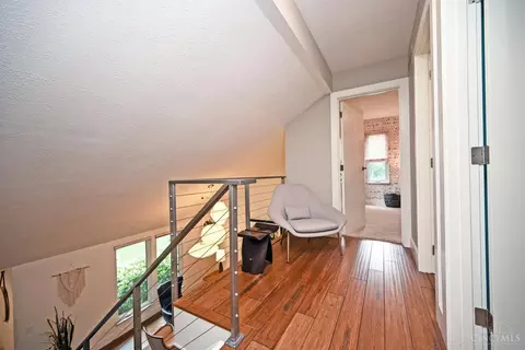 Entry Way - 2834 Deerhaven Dr, Cincinnati, OH 45244 photo 3 of 6