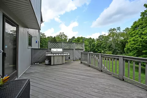 Exterior - 2834 Deerhaven Dr, Cincinnati, OH 45244 photo 6 of 19