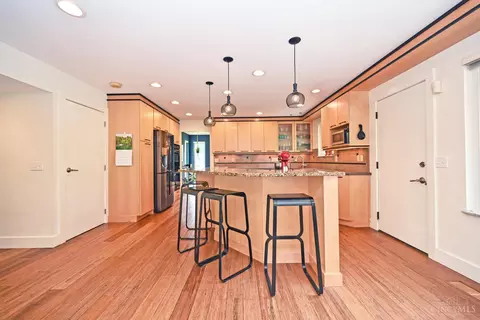 Kitchen - 2834 Deerhaven Dr, Cincinnati, OH 45244 photo 2 of 7