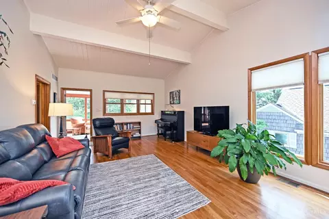 Living - 5518 Mapleridge Dr, Cincinnati, OH 45227 photo 4 of 4