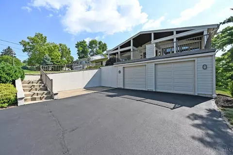 Exterior - 5518 Mapleridge Dr, Cincinnati, OH 45227 photo 4 of 32