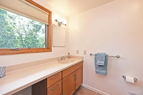 Bath - 5518 Mapleridge Dr, Cincinnati, OH 45227 photo 4 of 6