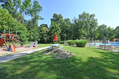 Exterior - 5518 Mapleridge Dr, Cincinnati, OH 45227 photo 31 of 32