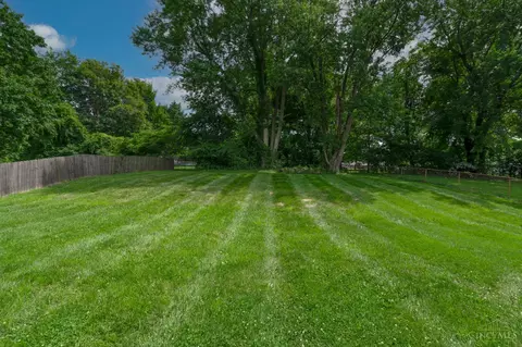Exterior - 601 Comet Dr, Cincinnati, OH 45244 photo 3 of 3