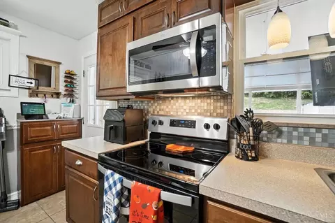 Kitchen - 1707 Krylon Dr, Reading, OH 45215 photo 3 of 5