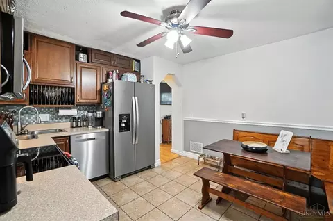 Kitchen - 1707 Krylon Dr, Reading, OH 45215 photo 5 of 5