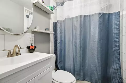Bath - 1707 Krylon Dr, Reading, OH 45215 photo 1 of 6