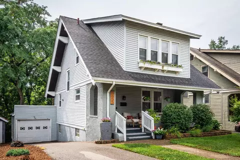 Exterior - 3655 Stettinius Ave, Cincinnati, OH 45208 photo 2 of 10