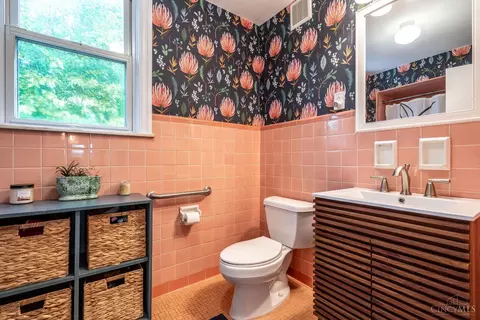 Bath - 3655 Stettinius Ave, Cincinnati, OH 45208 photo 1 of 2