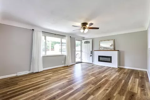 906 Shayler Rd, Cincinnati, OH 45245 photo 4