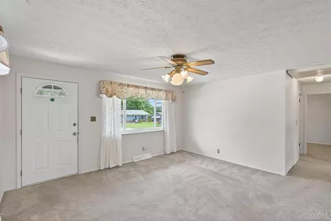 Living - 2573 Adams Rd, Cincinnati, OH 45231 photo 1 of 3