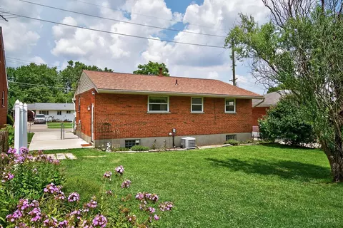 Exterior - 2573 Adams Rd, Cincinnati, OH 45231 photo 4 of 10