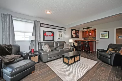 Living - 4154 Fieldsedge Dr, Mason, OH 45040 photo 6 of 10