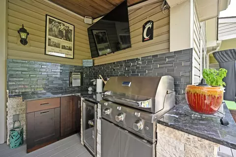 Kitchen - 4154 Fieldsedge Dr, Mason, OH 45040 photo 8 of 8