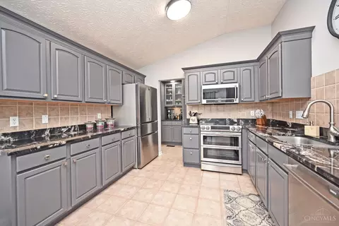 Kitchen - 4154 Fieldsedge Dr, Mason, OH 45040 photo 1 of 8