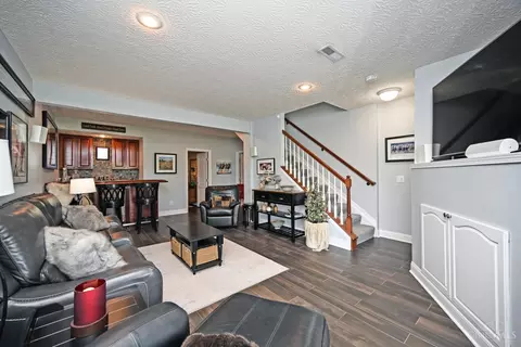 Living - 4154 Fieldsedge Dr, Mason, OH 45040 photo 8 of 10