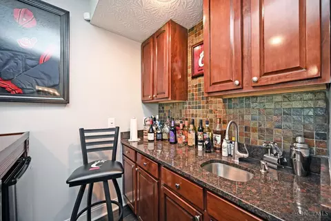 Kitchen - 4154 Fieldsedge Dr, Mason, OH 45040 photo 7 of 8