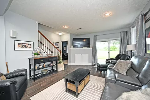 Living - 4154 Fieldsedge Dr, Mason, OH 45040 photo 9 of 10