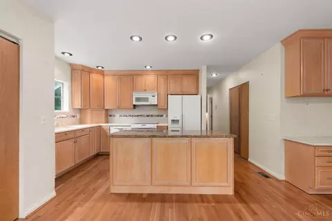 7124 Willowood Dr, West Chester, OH 45241 photo 13