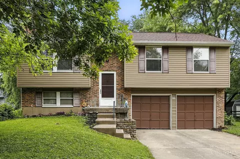 9114 Fields Dr, Mason, OH 45040