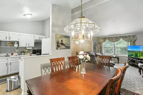Dining - 9114 Fields Dr, Mason, OH 45040 photo 5 of 5