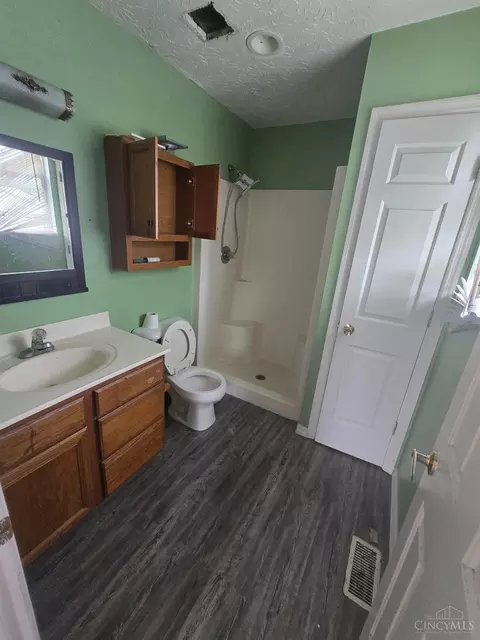 Bath - 7774 School Rd, Cincinnati, OH 45249 photo 1 of 2