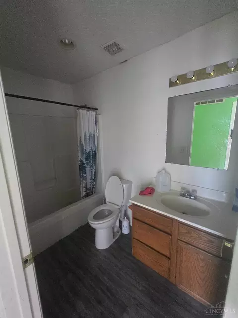 Bath - 7774 School Rd, Cincinnati, OH 45249 photo 2 of 2