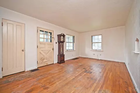 5596 Biscayne Ave, Cincinnati, OH 45248 photo 6