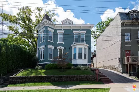 2711 Price Ave, Cincinnati, OH 45204