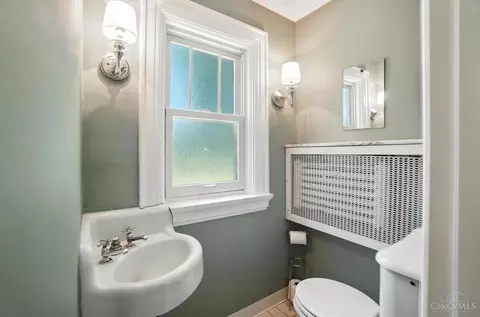 Bath - 6468 Ridge Rd, Cincinnati, OH 45213 photo 1 of 6