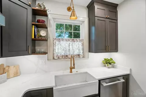 Kitchen - 6468 Ridge Rd, Cincinnati, OH 45213 photo 5 of 8