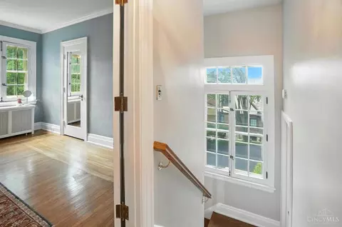 Entry Way - 6468 Ridge Rd, Cincinnati, OH 45213 photo 5 of 8