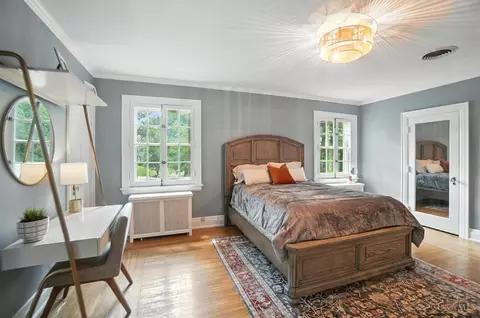 Bedroom - 6468 Ridge Rd, Cincinnati, OH 45213 photo 3 of 9