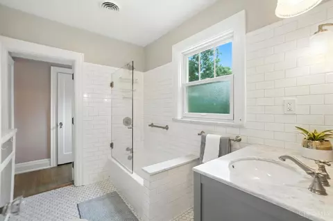 Bath - 6468 Ridge Rd, Cincinnati, OH 45213 photo 2 of 6