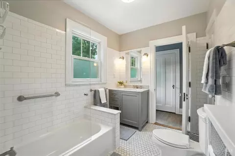 Bath - 6468 Ridge Rd, Cincinnati, OH 45213 photo 3 of 6