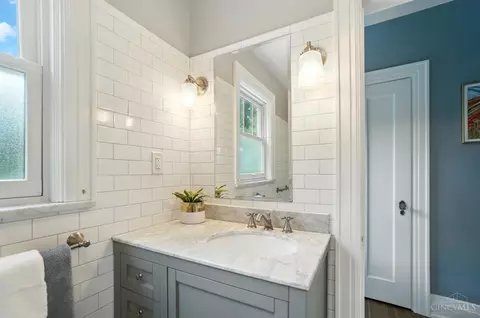 Bath - 6468 Ridge Rd, Cincinnati, OH 45213 photo 4 of 6