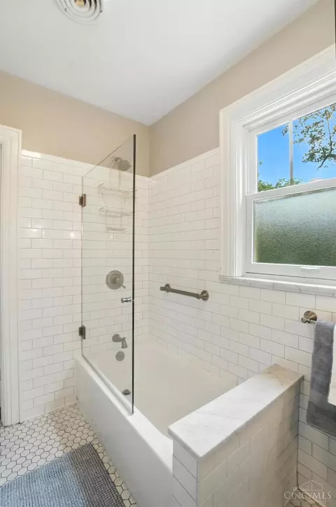 Bath - 6468 Ridge Rd, Cincinnati, OH 45213 photo 6 of 6