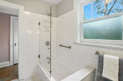 Bath - 6468 Ridge Rd, Cincinnati, OH 45213 photo 5 of 6