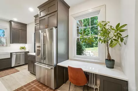 Kitchen - 6468 Ridge Rd, Cincinnati, OH 45213 photo 7 of 8