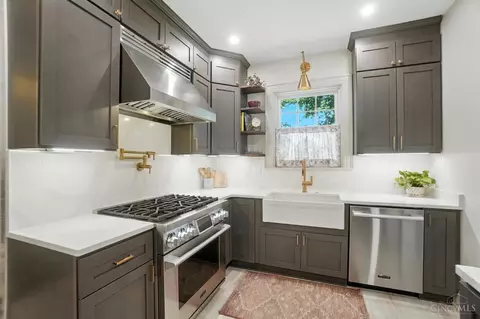 Kitchen - 6468 Ridge Rd, Cincinnati, OH 45213 photo 4 of 8