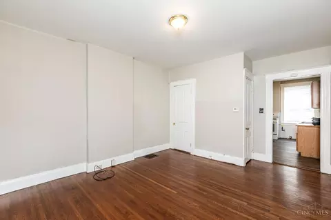 Living - 276 Emming St, Cincinnati, OH 45219 photo 2 of 6