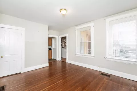 Living - 276 Emming St, Cincinnati, OH 45219 photo 3 of 6