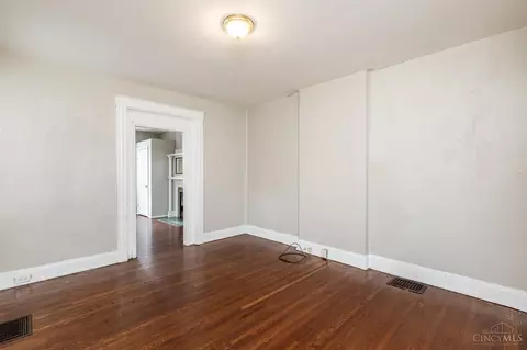 Living - 276 Emming St, Cincinnati, OH 45219 photo 1 of 6