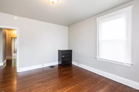 Bedroom - 276 Emming St, Cincinnati, OH 45219 photo 7 of 7
