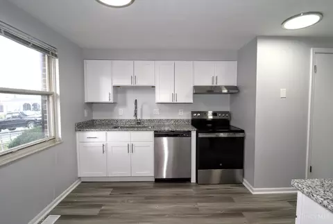 Kitchen - 6500 Amber Ct, Mason, OH 45040 photo 2 of 6